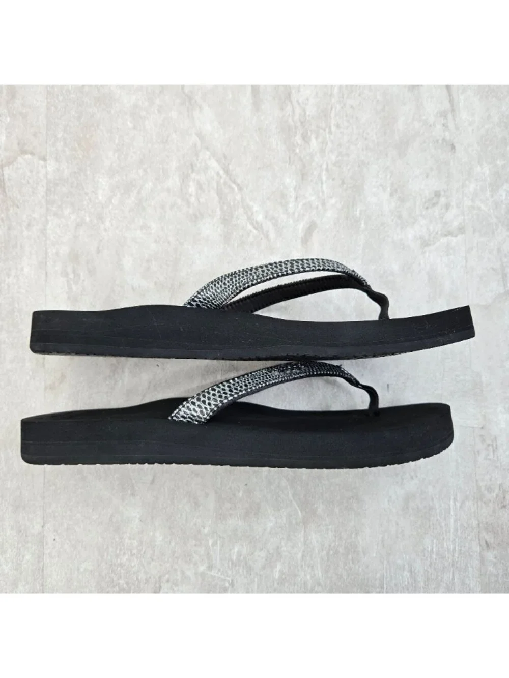 Reef Thong Sandals Size 10 Black Croc Comfort Open Toe Flip Flops Summer Beach